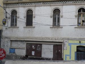 1941 maison en ruine a cote de la mosquee a signaler le vieux panneau de chez citroen